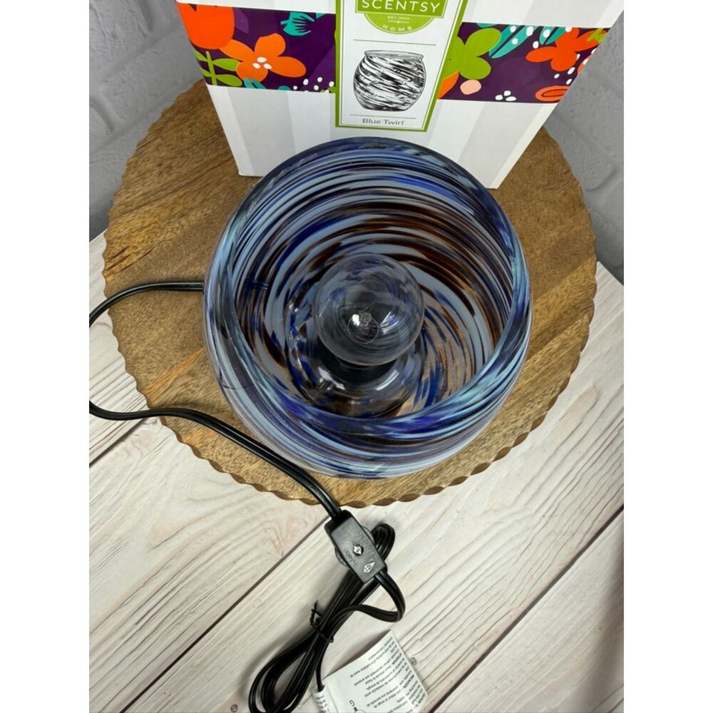 Large Scentsy Blue Twirl Wax Warmer - EUC - Picture 7 of 9